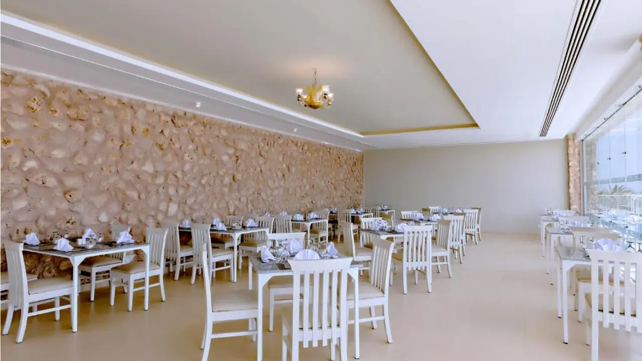 الفندق الباتروس فيتا ريزورت - بورتوفينو - مرسى علم